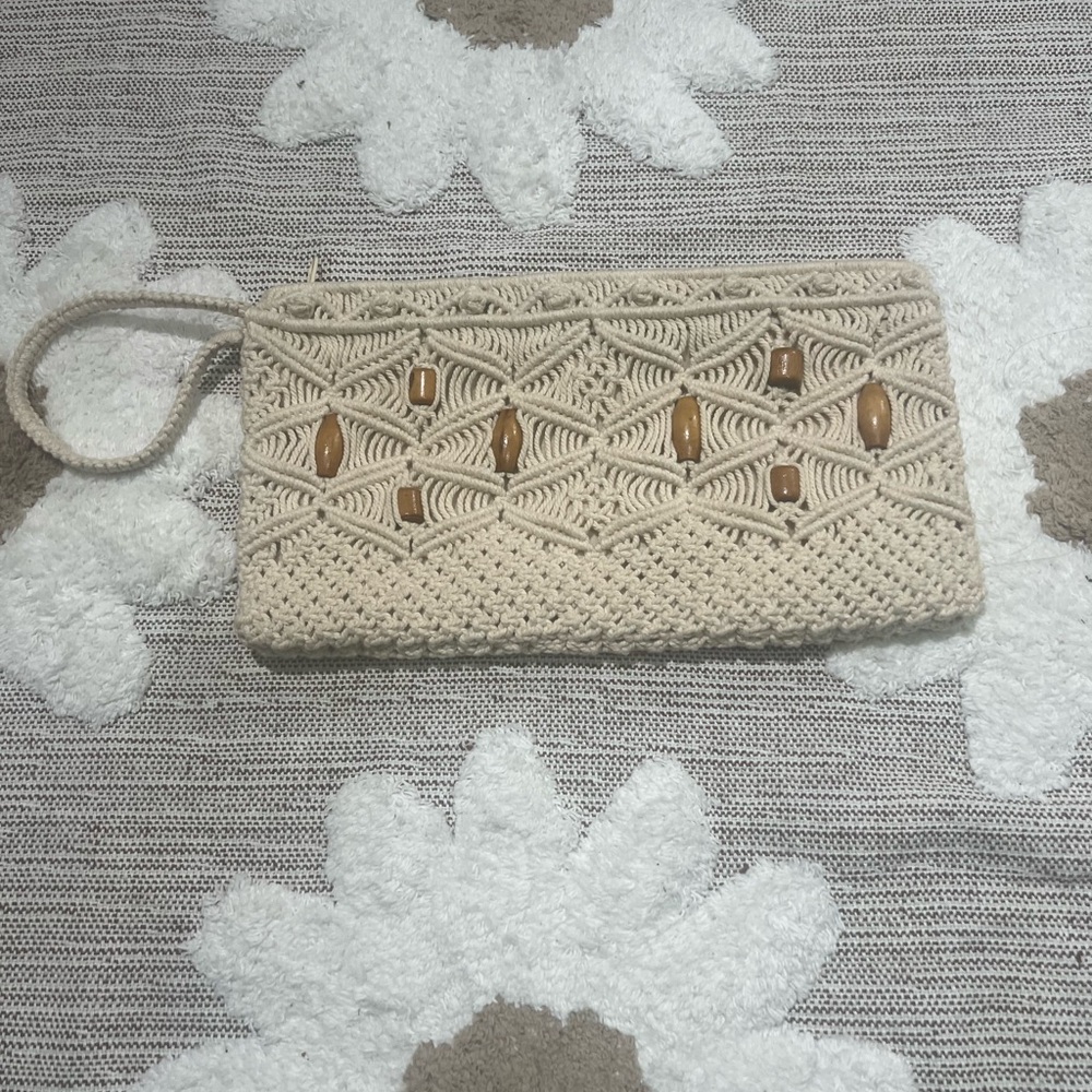 Elegant  Crochet Knit Beige Cream Beaded Macrame Hand Wristlet Clutch